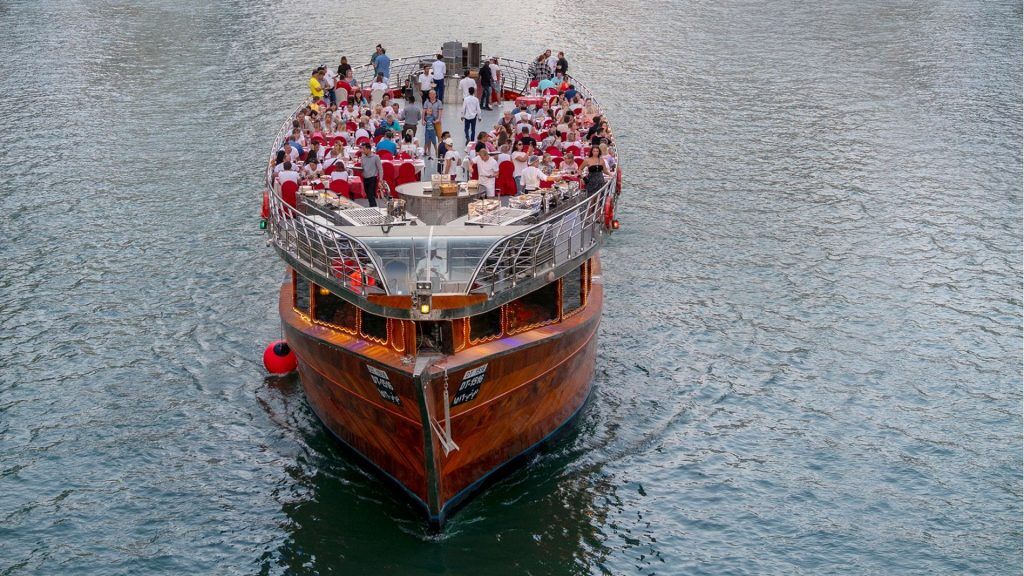 Dhow Sightseeing Cruise in Dubai Marina for 1