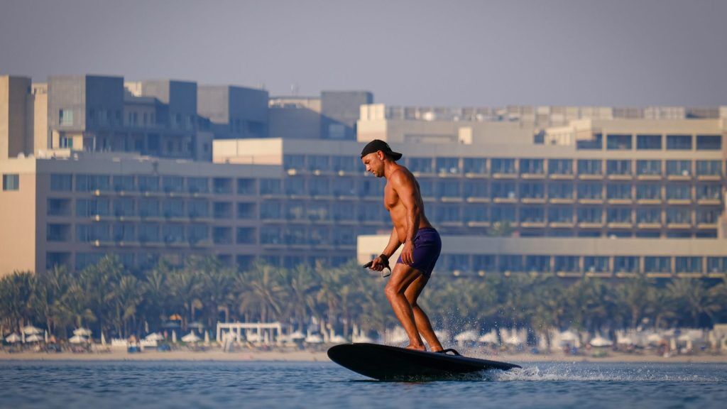 E-Foil Experience on The Palm Jumeirah - 20 Minutes Rental