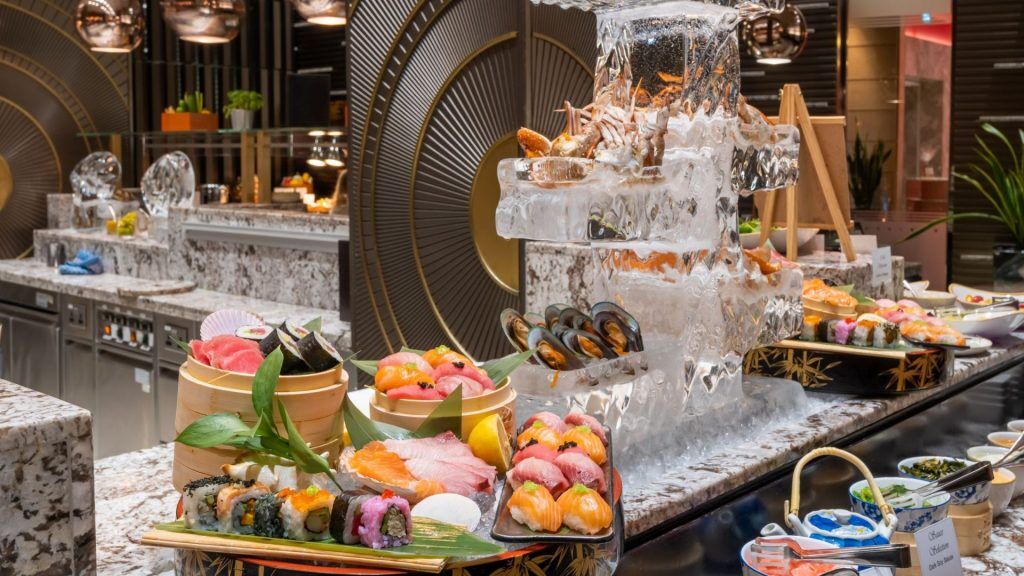 Buffet Dinner at Mundo - Saturday to Sunday For 1